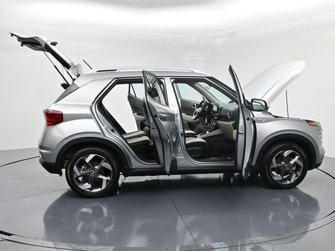 Used 2023 Hyundai Venue SEL image 62