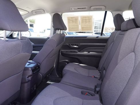 Certified 2025 Toyota Grand Highlander FWD image 12