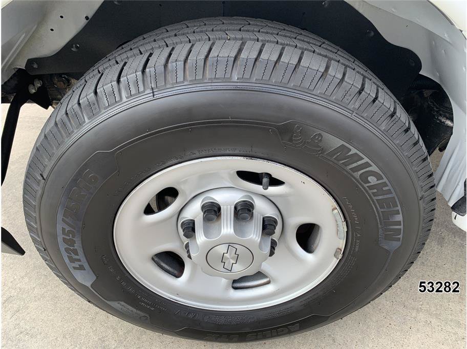 Used 2020 Chevrolet Express 2500 RWD image 21