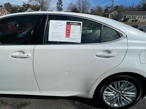 Used 2015 Lexus ES 350 w/ Luxury Package image 4