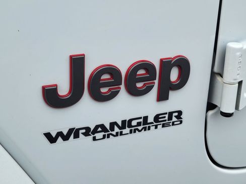 Used 2021 Jeep Wrangler Unlimited Rubicon w/ Xtreme Recon 35" Tire Package AWD/4WD image 26