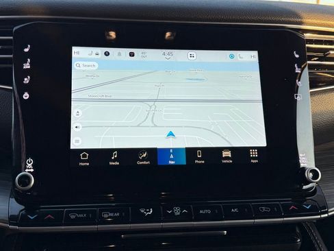 Certified 2024 Jeep Wagoneer L Series II w/ Flexible Seating Group image 26