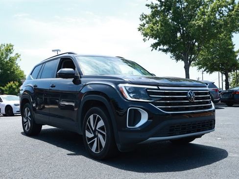 Used 2024 Volkswagen Atlas SE FWD image 3
