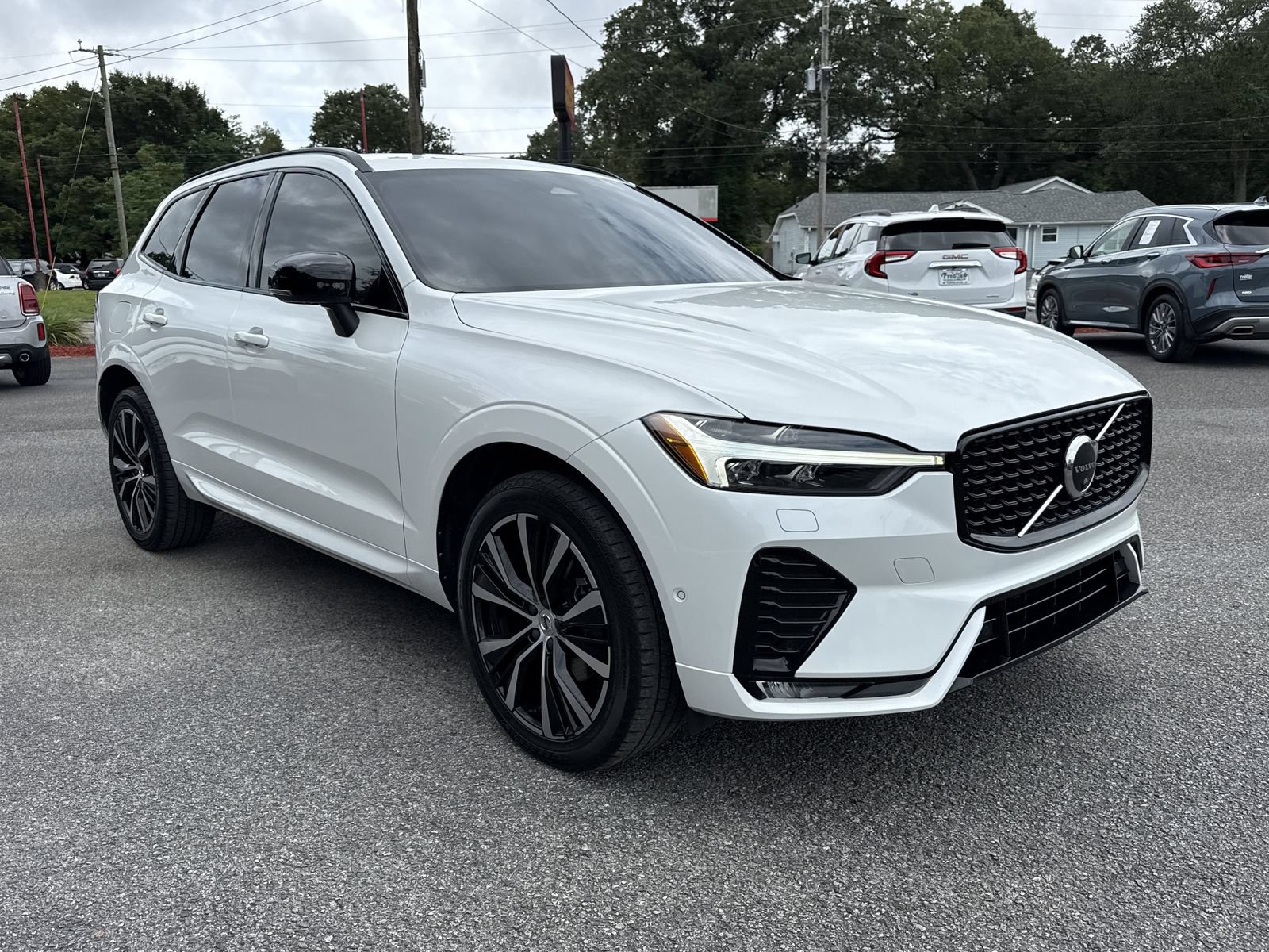 Used 2023 Volvo XC60 B5 Plus w/ Climate Package AWD/4WD image 7
