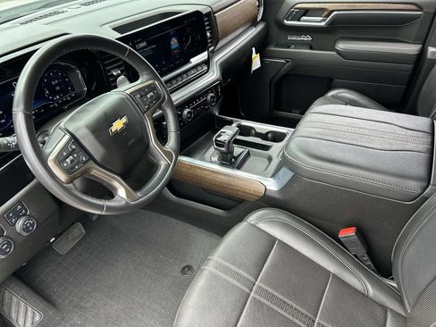 Used 2023 Chevrolet Silverado 1500 High Country AWD/4WD image 10