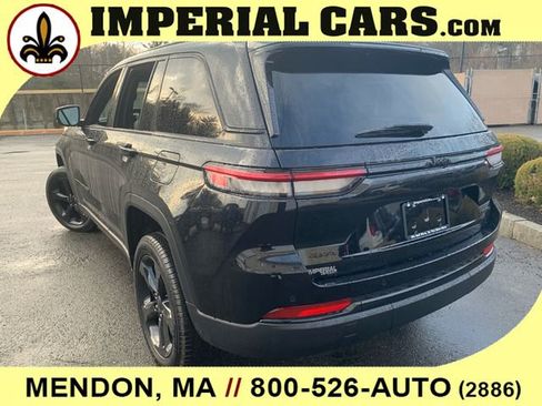 New 2025 Jeep Grand Cherokee Limited w/ Black Appearance Package image 11