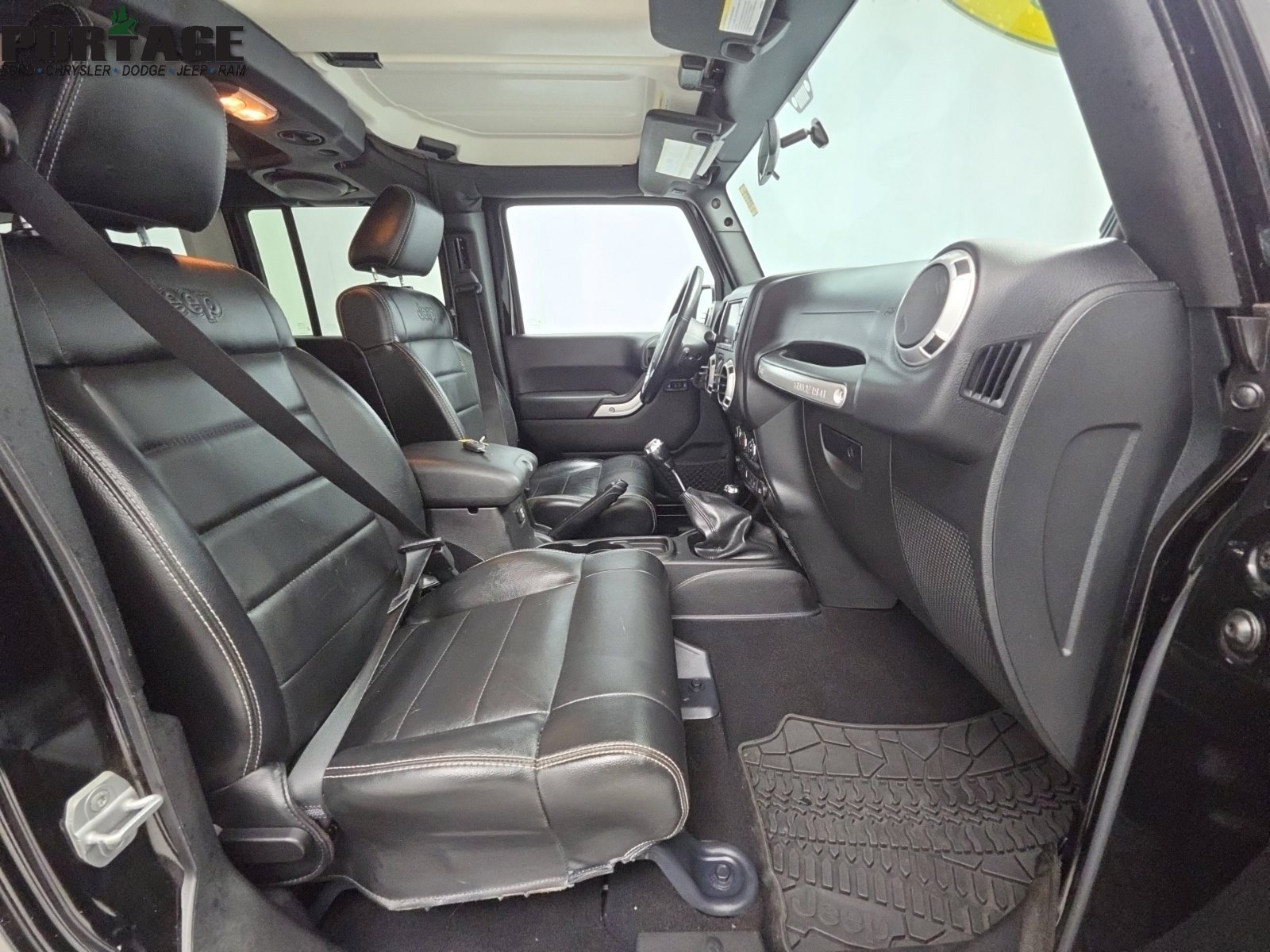 Used 2012 Jeep Wrangler Unlimited Sahara w/ Connectivity Group AWD/4WD image 37