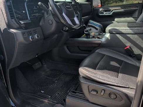 Used 2023 GMC Sierra 1500 SLT w/ SLT Premium Plus Package AWD/4WD image 18