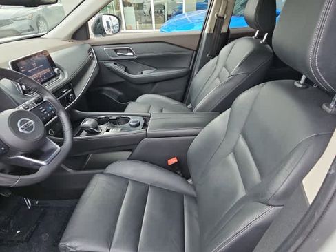 Used 2021 Nissan Rogue SL image 10