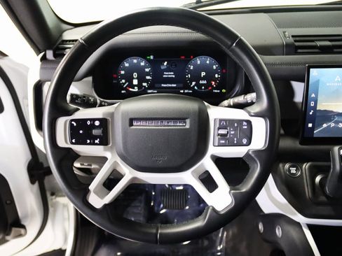Used 2025 Land Rover Defender 110 S image 43