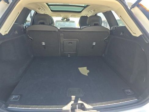 Used 2025 Volvo XC60 B5 Plus AWD/4WD image 9