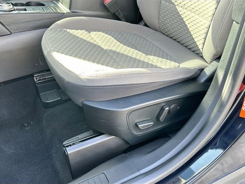 Certified 2021 Ford Escape SE w/ SE Sport Appearance Package image 19