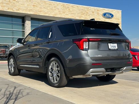 New 2026 Ford Explorer Platinum image 57