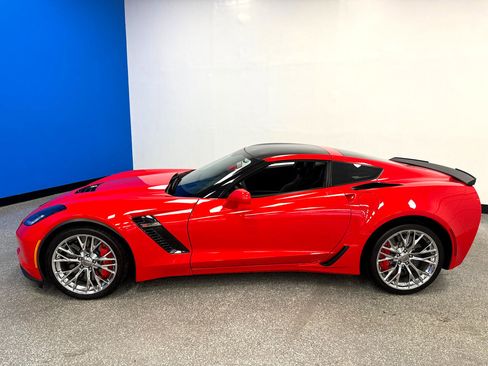 Used 2016 Chevrolet Corvette Z06 w/ 3LZ Preferred Equipment Group image 8