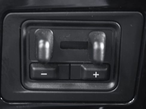 Used 2022 Ford F250 Lariat w/ Black Appearance Package image 39