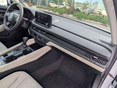 Certified 2023 Honda Accord EX image 21