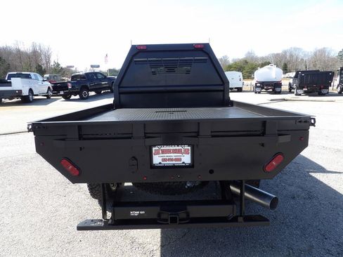 Used 2024 Chevrolet Silverado 2500 LT w/ Convenience Package image 6