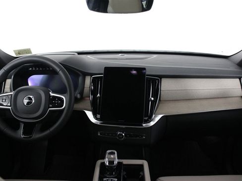 New 2026 Volvo XC90 B6 Ultra w/ Protection Package image 5