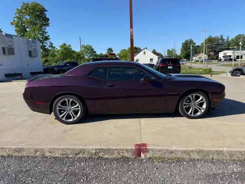 Used 2022 Dodge Challenger R/T RWD image 5