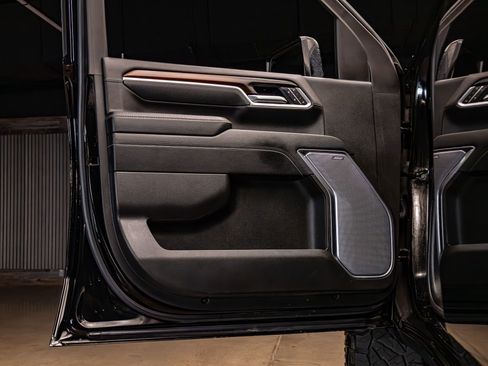 Used 2025 GMC Sierra 3500 Denali w/ Denali Reserve Package image 31