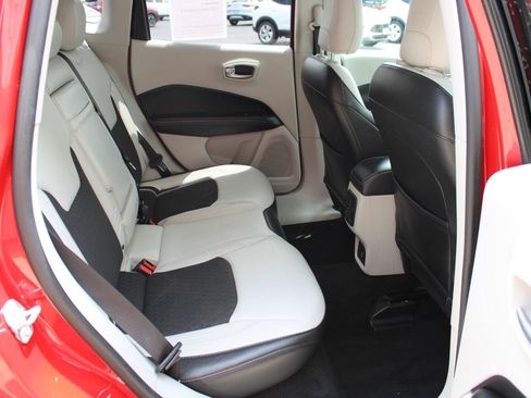 Used 2018 Jeep Compass Latitude w/ Cold Weather Group AWD/4WD image 23