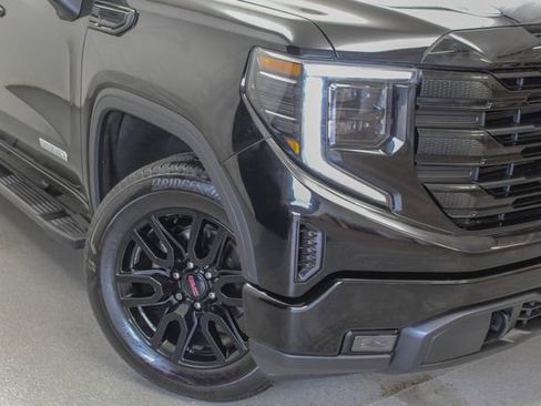 Used 2022 GMC Sierra 1500 Elevation w/ LPO, Elevation Black Package AWD/4WD image 2