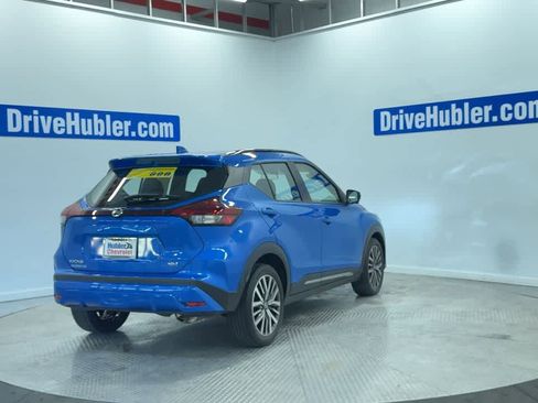 Used 2021 Nissan Kicks SR image 2