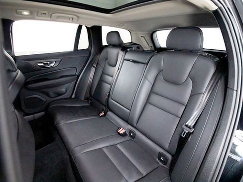 Certified 2025 Volvo V60 B5 Cross Country Plus image 21