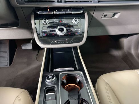 Used 2021 Lincoln Corsair Standard w/ Equipment Group 101A image 17