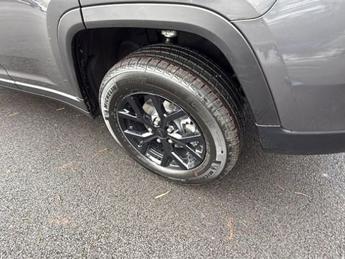 New 2026 Jeep Grand Cherokee Laredo image 33