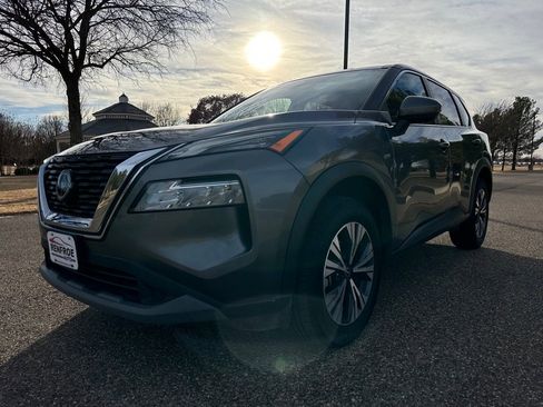 Used 2022 Nissan Rogue SV image 14