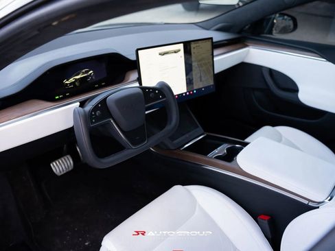 Used 2022 Tesla Model S image 16