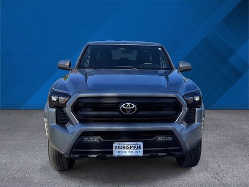 Used 2024 Toyota Tacoma SR5 AWD/4WD image 4