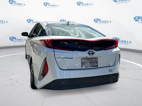 Used 2017 Toyota Prius Prime FWD image 3