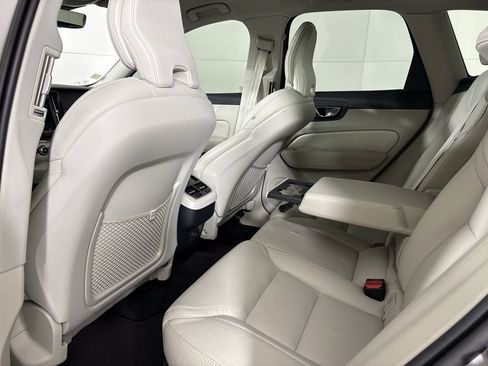 Used 2023 Volvo XC60 B5 Ultimate w/ Climate Package image 37