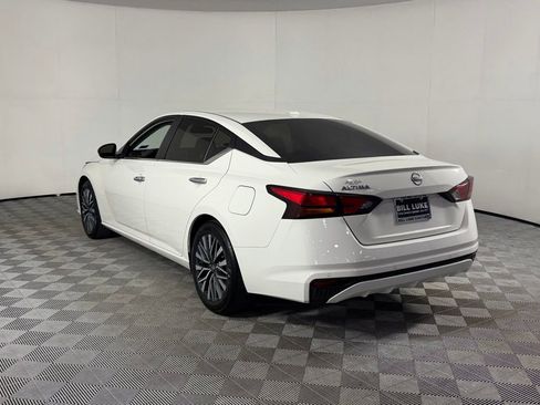 Used 2025 Nissan Altima 2.5 SV FWD image 9