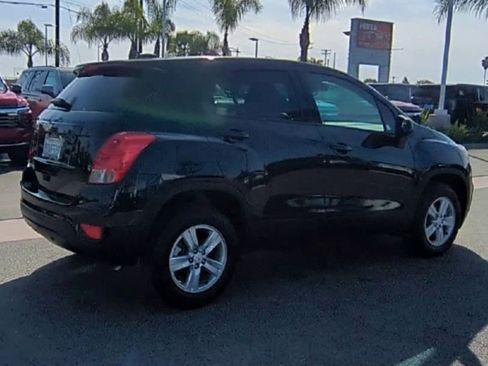 Used 2022 Chevrolet Trax LS w/ Tint and Cruise Package image 8