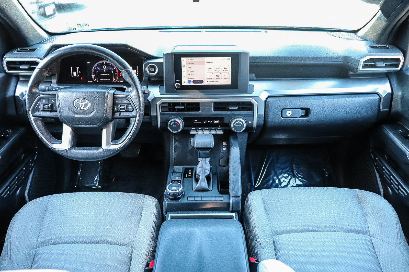 Certified 2025 Toyota 4Runner SR5 AWD/4WD image 12