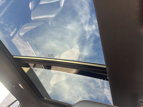 Used 2021 Chevrolet Tahoe High Country w/ Premium Package image 4