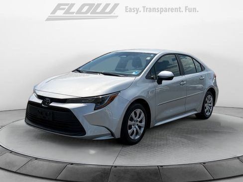 Used 2023 Toyota Corolla LE FWD image 4