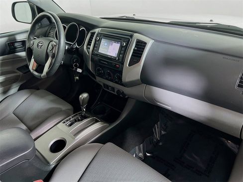 Used 2015 Toyota Tacoma PreRunner image 25