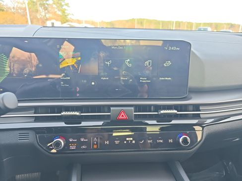 Used 2026 Kia Sportage EX w/ EX Panoramic Sunroof Package image 18