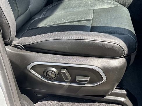 Certified 2024 Jeep Wagoneer Series II w/ Flexible Seating Group AWD/4WD image 12
