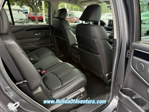 Certified 2025 Honda Pilot EX-L image 12