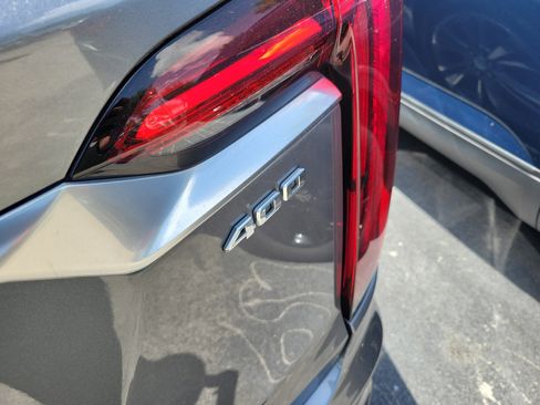 Used 2021 Cadillac XT6 Premium Luxury FWD image 6