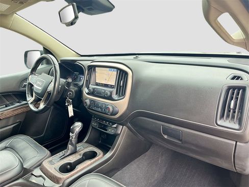 Used 2022 GMC Canyon Denali image 28