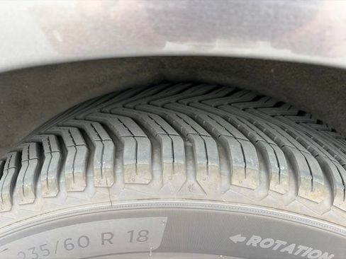Used 2019 Chrysler Pacifica Touring-L Plus FWD image 9