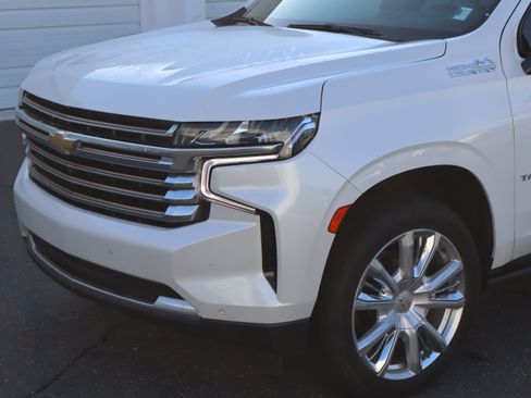 Used 2022 Chevrolet Tahoe High Country w/ Max Trailering Package AWD/4WD image 17