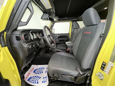 Used 2024 Jeep Wrangler Unlimited Rubicon w/ Technology Group image 4