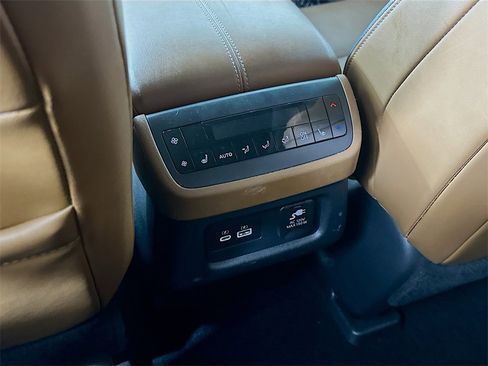 Used 2022 Nissan Pathfinder Platinum w/ Cargo Package image 32